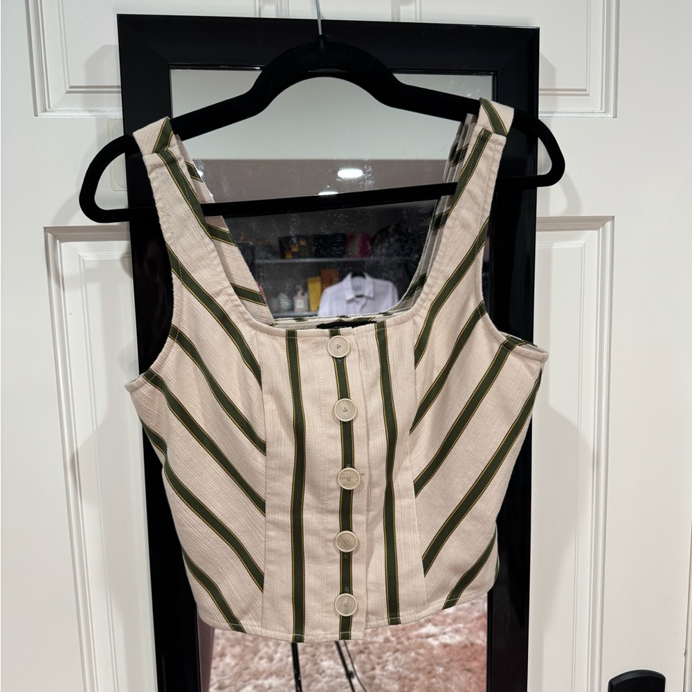 Intermix cropped tank size small